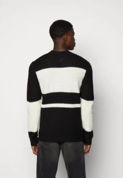 Only & Sons ONSEZLO STRAIGHT FIT BLOCK - Strickpullover - Black -Only and Sons Verkäufe 0c7a24d033eb413fa2c984121440b006