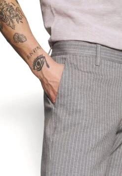 Only & Sons ONSMARK PANT STRIPE - Stoffhose - Light Grey Melange 10 Only & Sons ONSMARK PANT STRIPE - Stoffhose - Light Grey Melange -Only and Sons Verkäufe 18ec621c331a4131bc6f2fc794840468