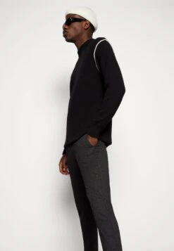 Only & Sons ONSMARK TAP LINE PANT - Chino - Black 9 Only & Sons ONSMARK TAP LINE PANT - Chino - Black -Only and Sons Verkäufe 3281c98e93bf42a8b8316d7ff2589b32