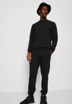 Only & Sons ONSCERES PANT & CREW SET UNISEX - Sweatshirt - Black -Only and Sons Verkäufe 51a13b8eb4da46159e62c19db5db236c