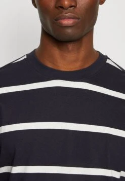 Only & Sons ONSHARRY SKATE STRIPE TEE - T-Shirt Print - Dark Navy -Only and Sons Verkäufe 73f432bfac0c4779b106b3cb3a73f4e2