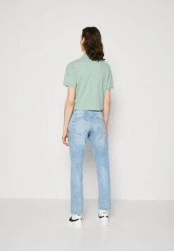 Only & Sons ONSWEFT REGULAR - Jeans Straight Leg - Light Blue Denim -Only and Sons Verkäufe 769c23e9fa5b4fa59e7716b9b89a863a