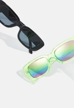 Only & Sons ONSSUNGLASSES 2 PACK UNISEX - Sonnenbrille - Black/green -Only and Sons Verkäufe a0939628cf24456ebed1d977fd5d5897