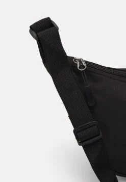 Only & Sons ONSREN UNISEX - Cross Body Bag - Black -Only and Sons Verkäufe a4c3f2c83c884856816521862427ca30