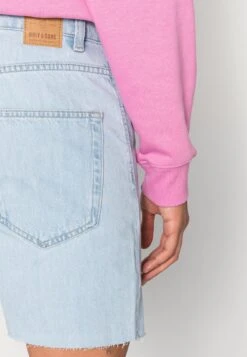 Only & Sons ONSAVI - Jeans Shorts - Blue Denim -Only and Sons Verkäufe c49e1a3696284417a1ce00a84e10d4e9