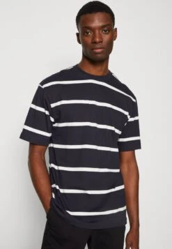Only & Sons ONSHARRY SKATE STRIPE TEE - T-Shirt Print - Dark Navy -Only and Sons Verkäufe c800907ed35f4cc5bbaccff8bd0959ec