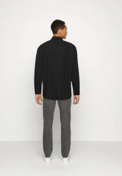 Only & Sons ONSSANE SOLID SHIRT - Businesshemd - Black 8 Only & Sons ONSSANE SOLID SHIRT - Businesshemd - Black -Only and Sons Verkäufe d03fda6e5e2a4938b6df45cdc5e6bbbf