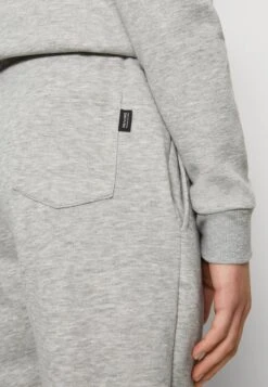 Only & Sons ONSCERES PANT & CREW SET UNISEX - Sweatshirt - Light Grey Melange 9 Only & Sons ONSCERES PANT & CREW SET UNISEX - Sweatshirt - Light Grey Melange -Only and Sons Verkäufe dfad46815caf4cd5b375b5e4ecbc0596